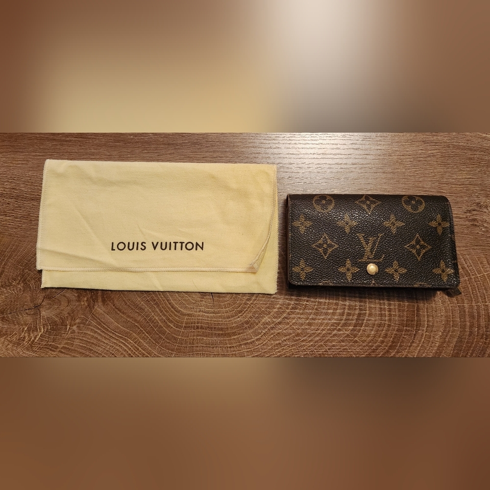 Louis Vuitton Classic Brown Monogram Wallet With Dust Bag